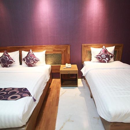 Hotel 9 Mile Γιανγκόν Εξωτερικό φωτογραφία