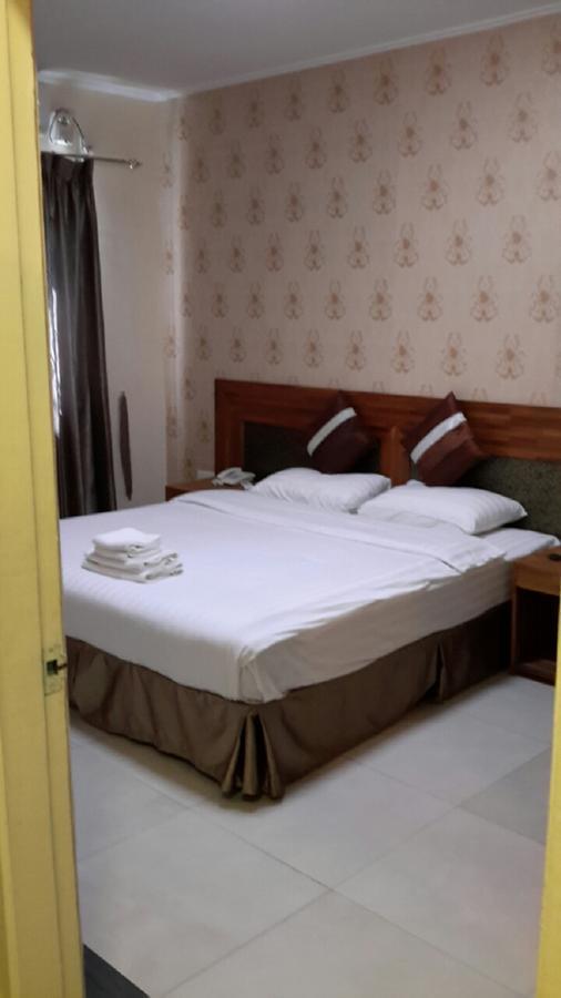 Hotel 9 Mile Γιανγκόν Εξωτερικό φωτογραφία