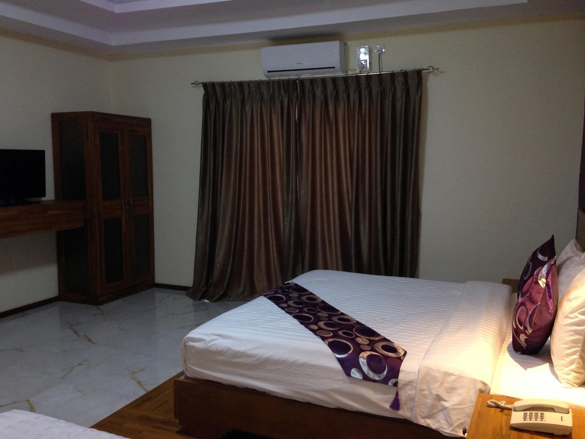 Hotel 9 Mile Γιανγκόν Εξωτερικό φωτογραφία