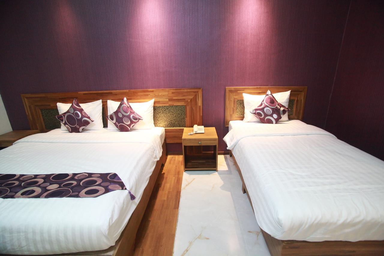 Hotel 9 Mile Γιανγκόν Εξωτερικό φωτογραφία