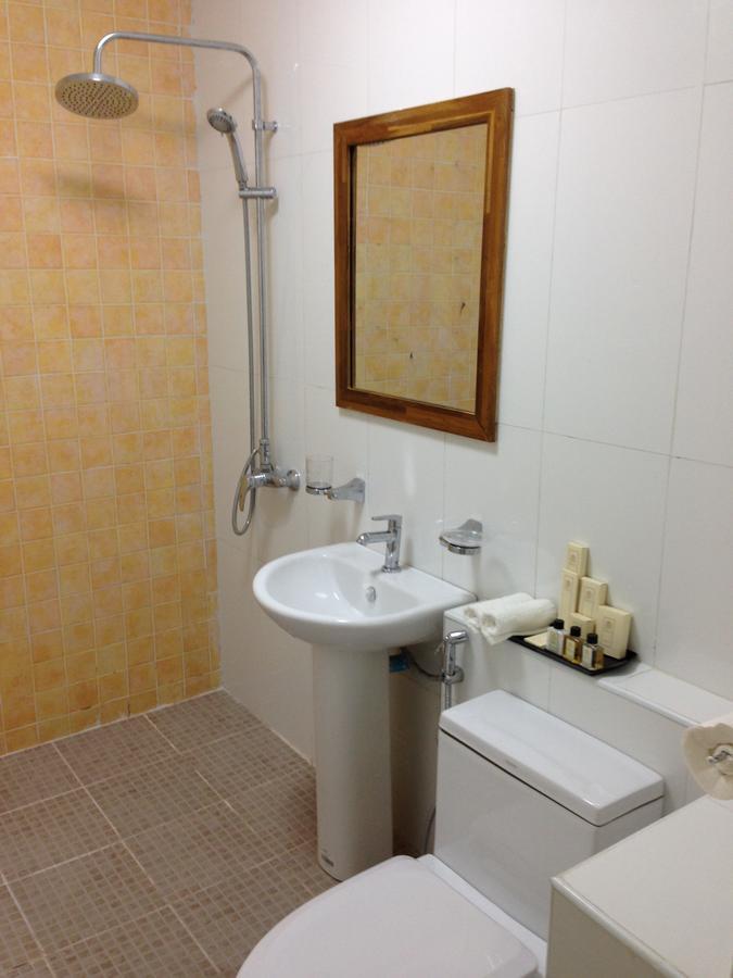 Hotel 9 Mile Γιανγκόν Εξωτερικό φωτογραφία