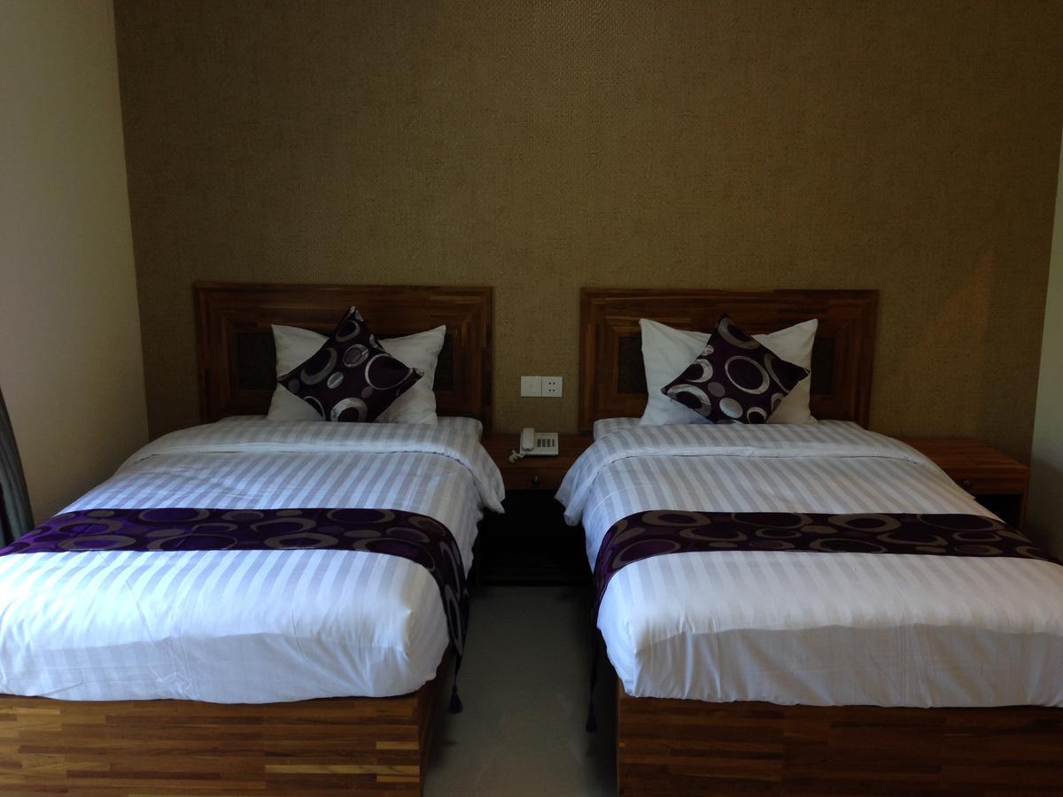 Hotel 9 Mile Γιανγκόν Εξωτερικό φωτογραφία