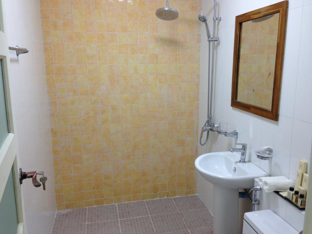 Hotel 9 Mile Γιανγκόν Εξωτερικό φωτογραφία