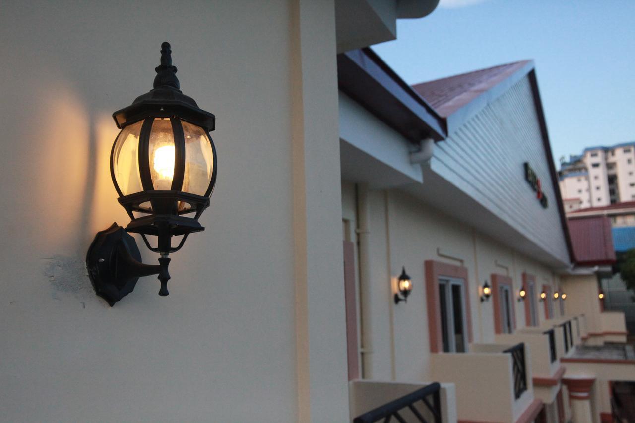 Hotel 9 Mile Γιανγκόν Εξωτερικό φωτογραφία